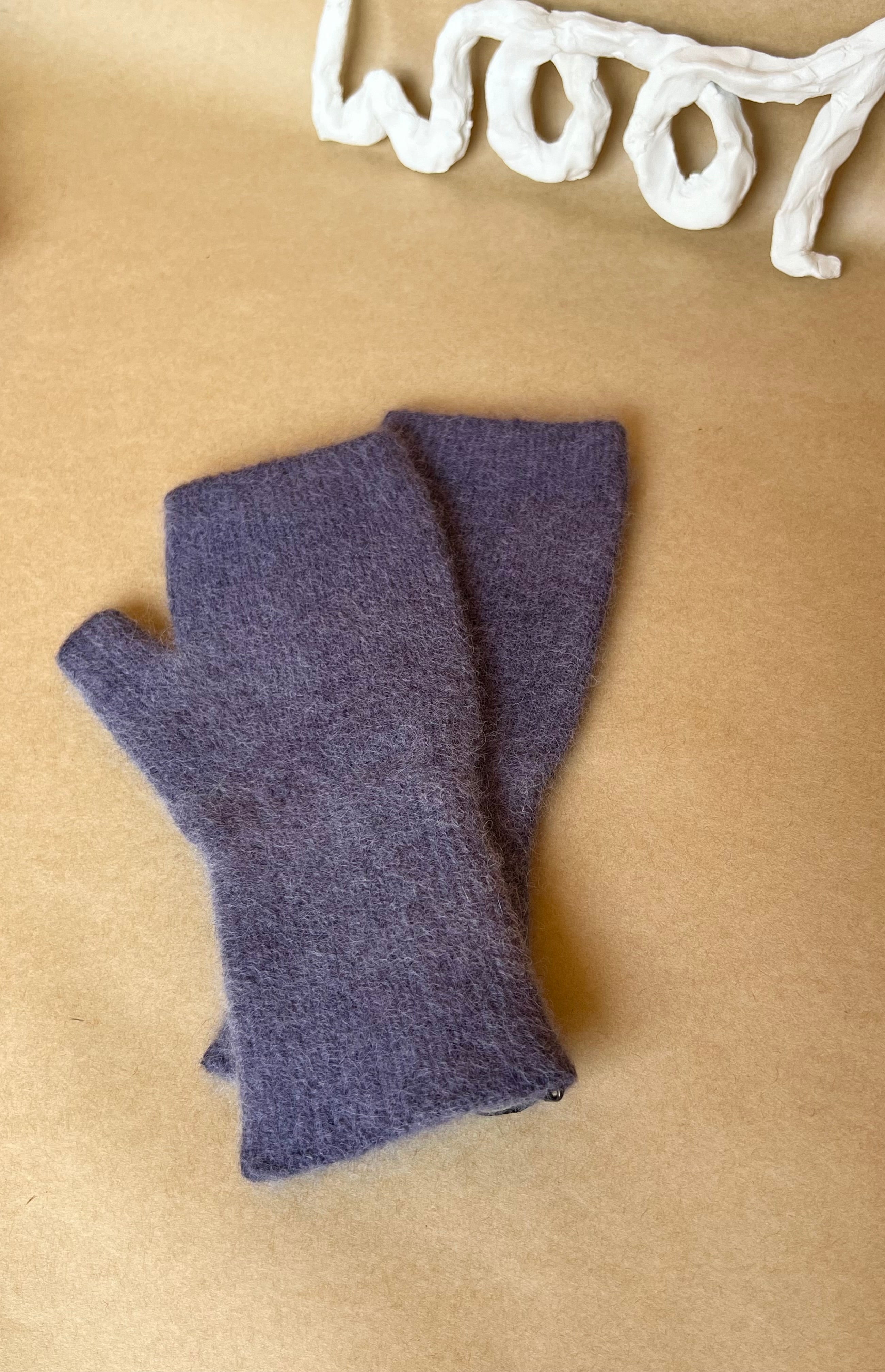 Angora/Lambswool Sloves: Medium Length Cuff