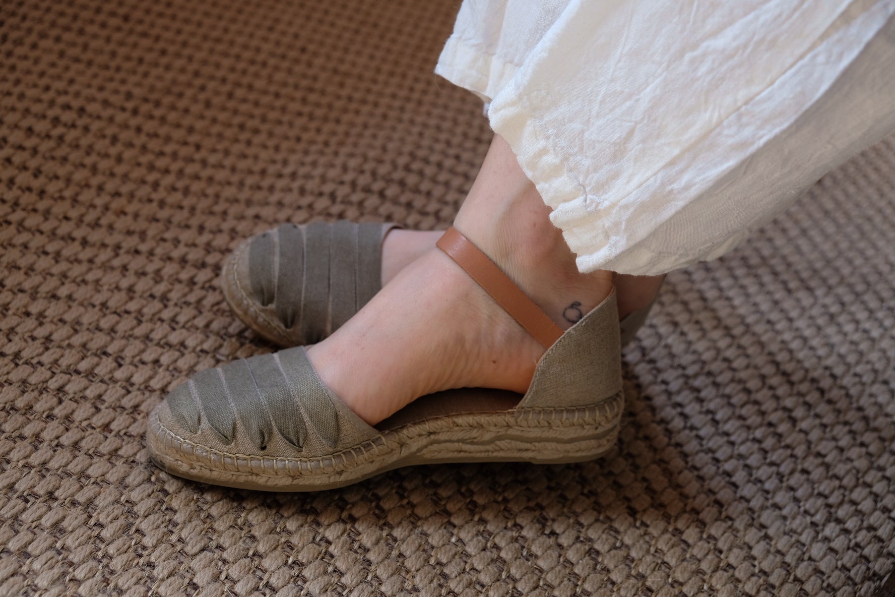 Ribbon Lace Flat Espadrilles - Natural/Kahki