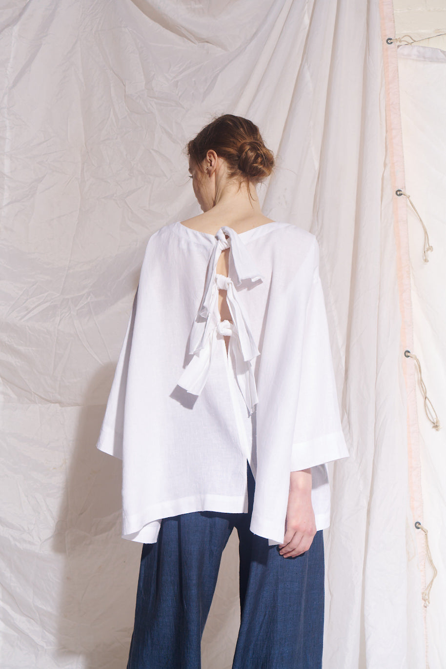 Ela Linen top wih Smock and Tie detail - White