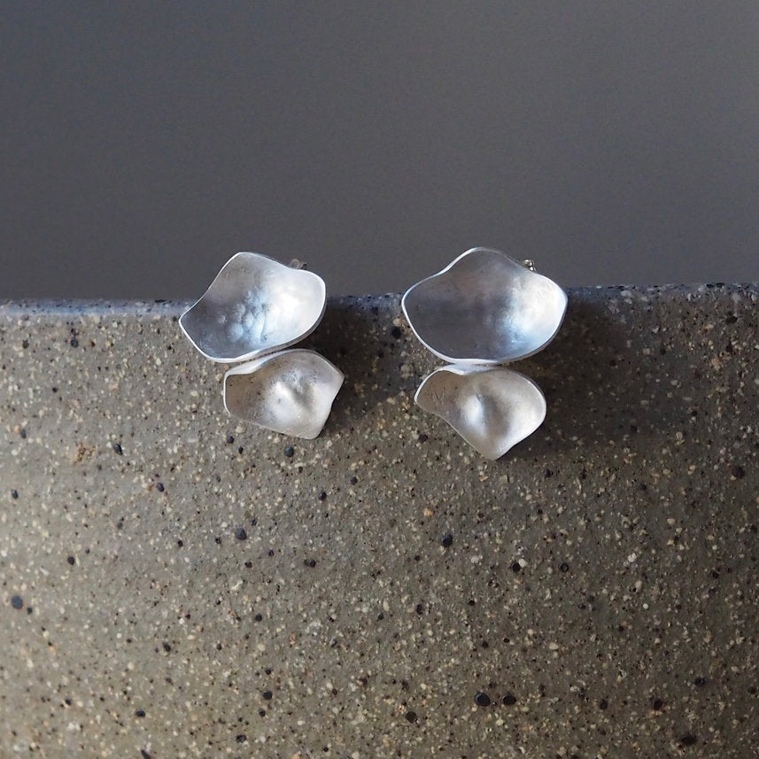 Rockpool studs - Satin
