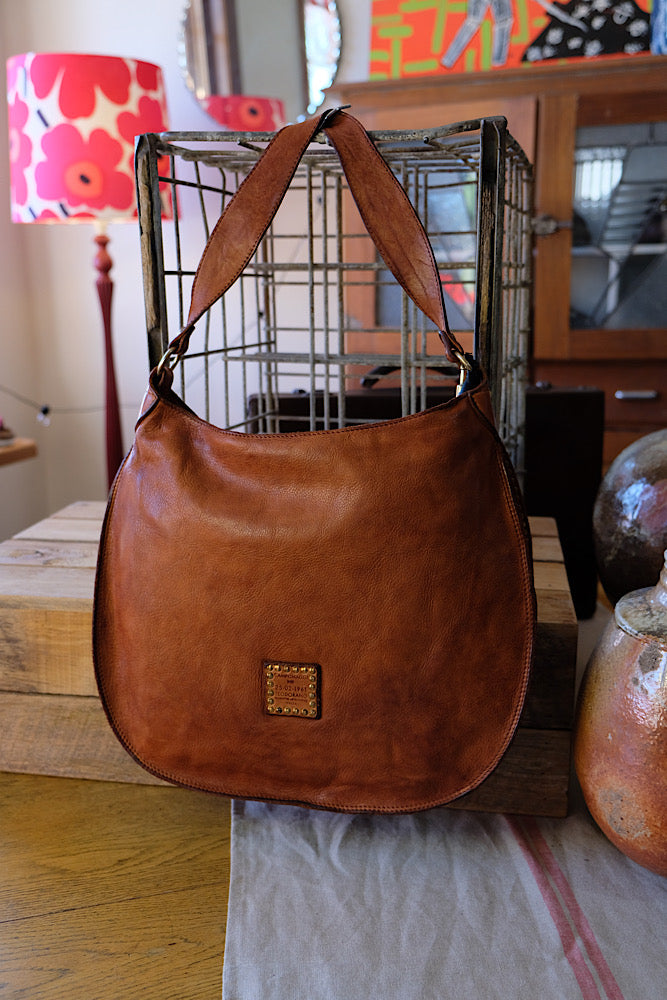 Kura Shoulder Bag with studs - Cognac