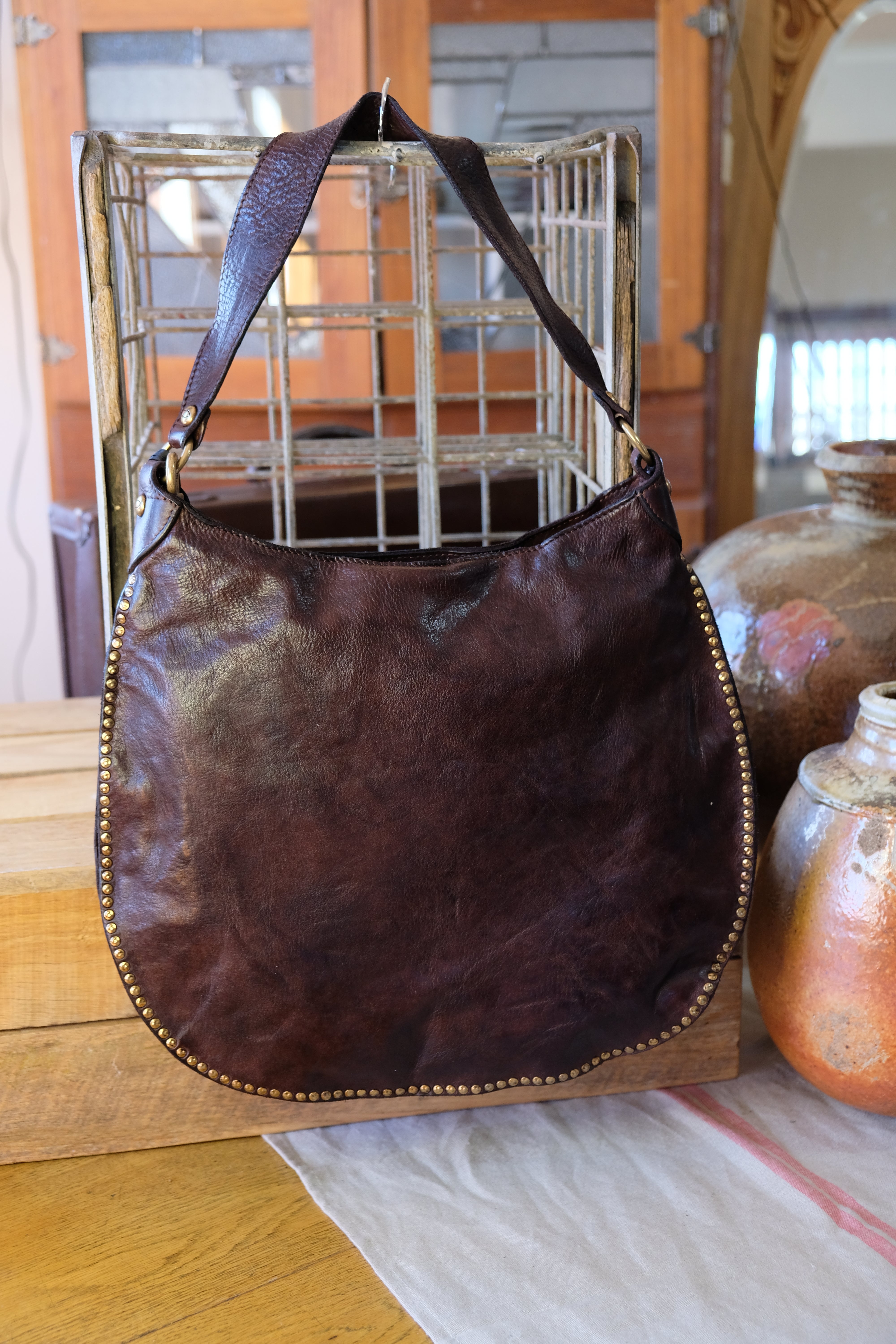 Kura shoulder Bag with studs - Brown