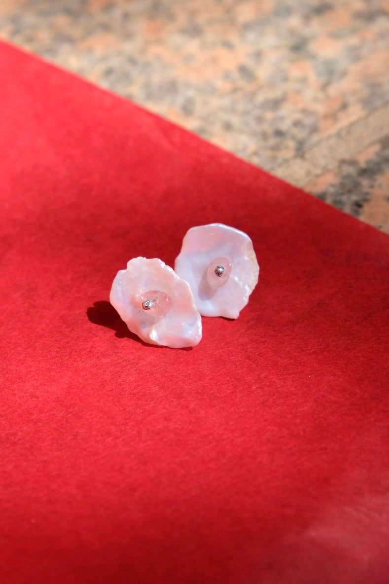 Cornflake Keshi pearl stud earrings with pink rose quartz