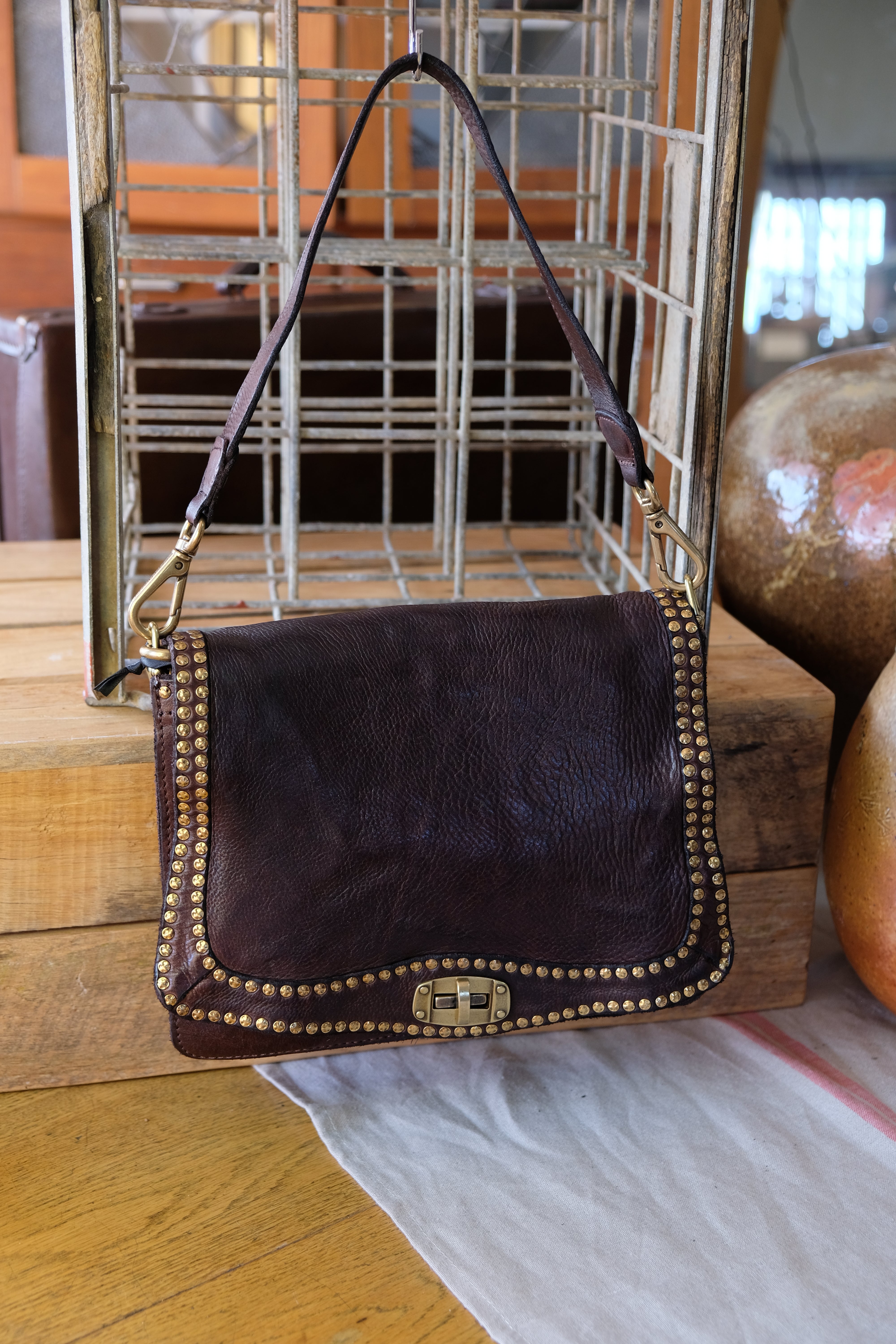 Kura shoulder Bag with studs - Brown