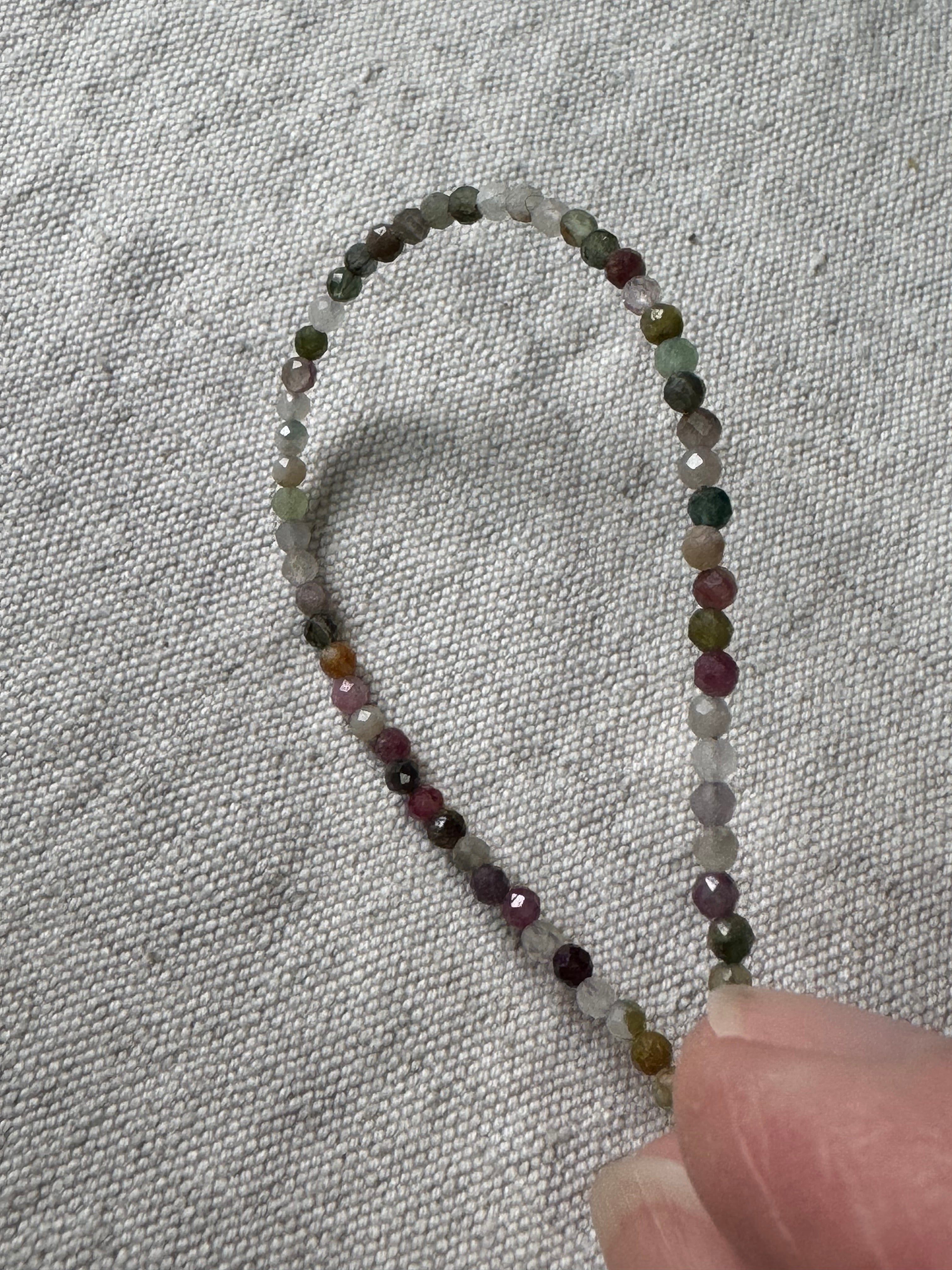 Semi-precious stones bracelet - Ruby Zoisite