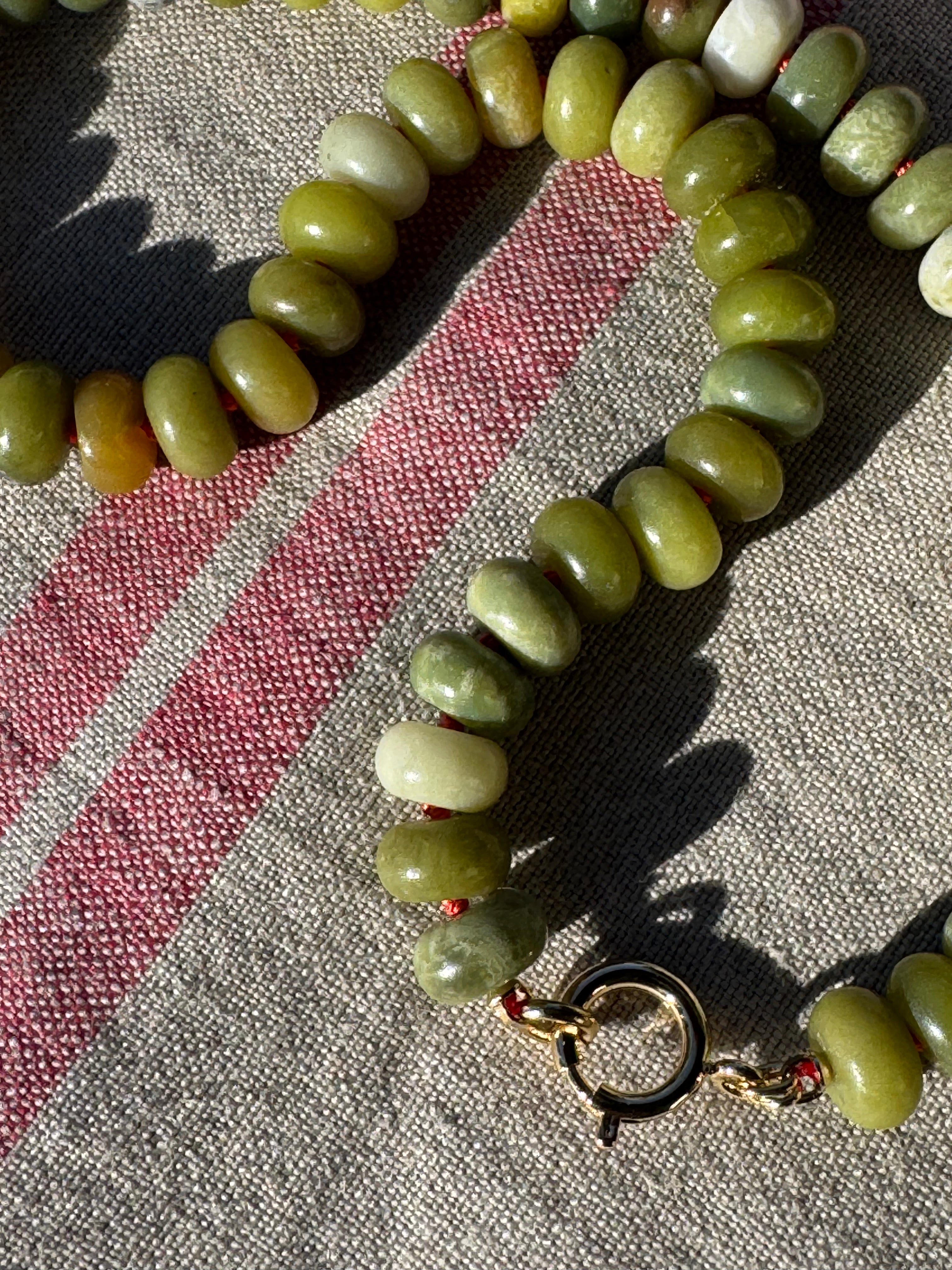Chunky strand - nephrite jade
