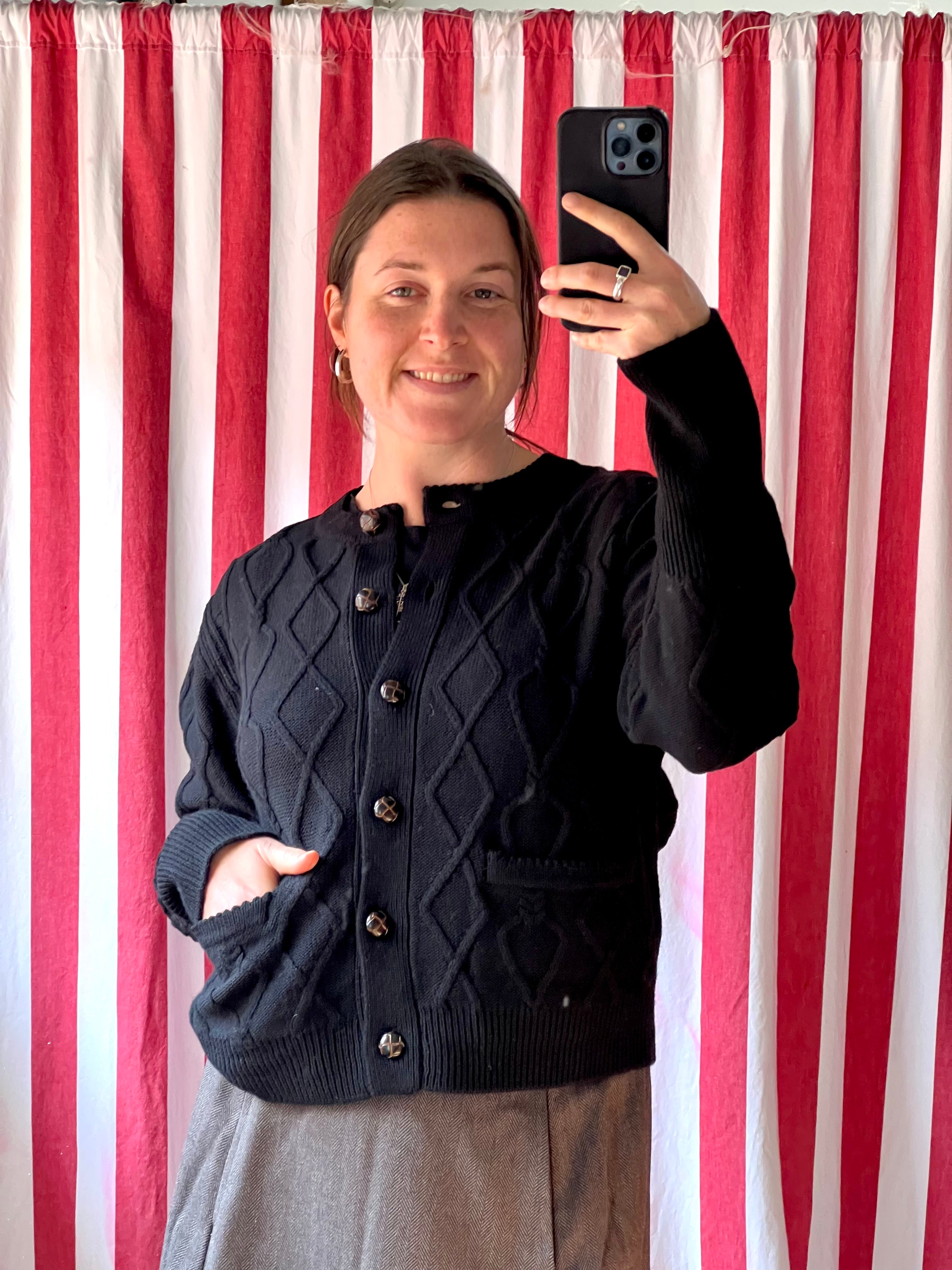 HEART CABLE CARDI - Black