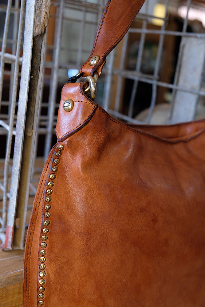 Kura Shoulder Bag with studs - Cognac