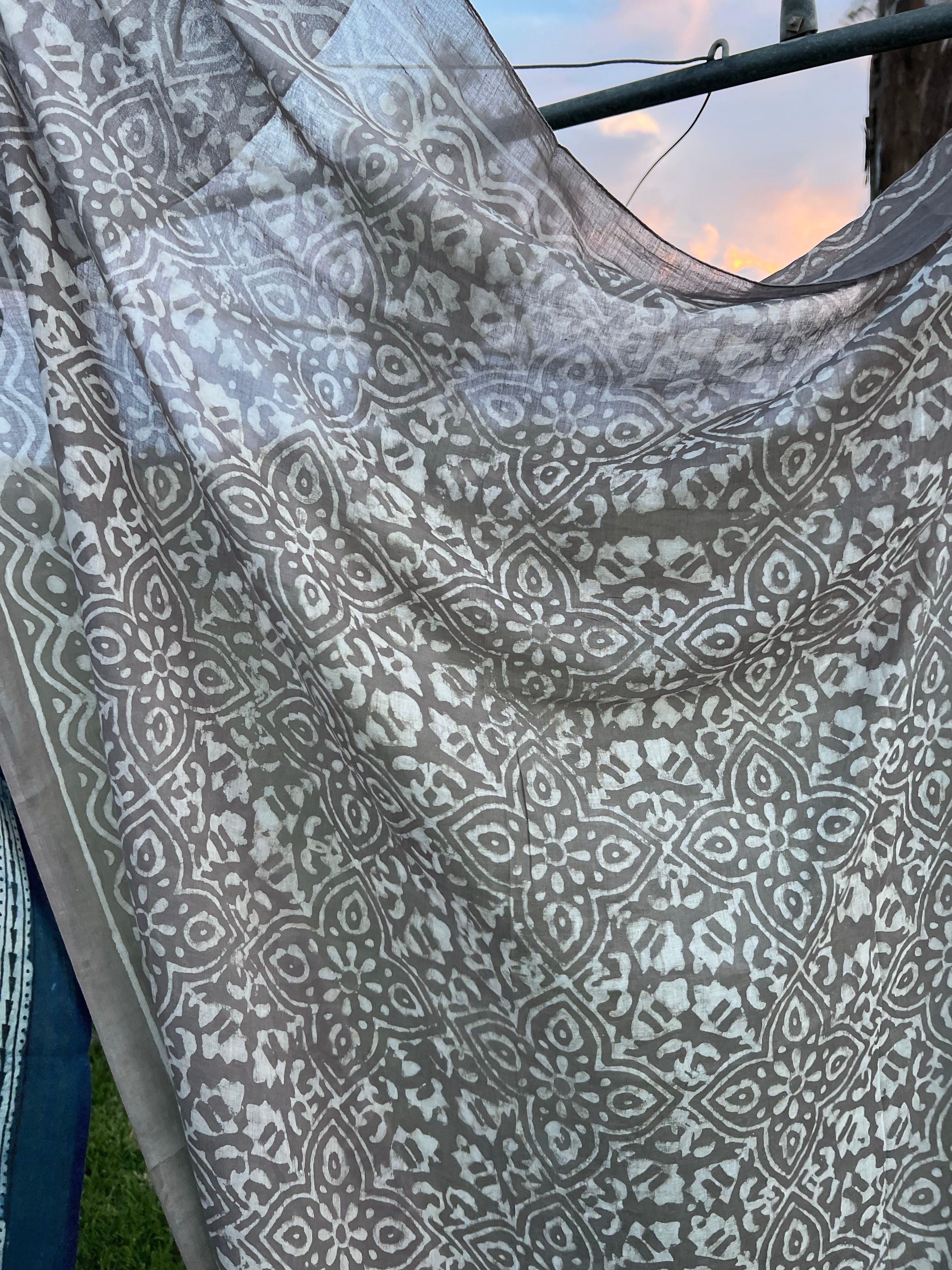 Sarong - Beige Tile Print