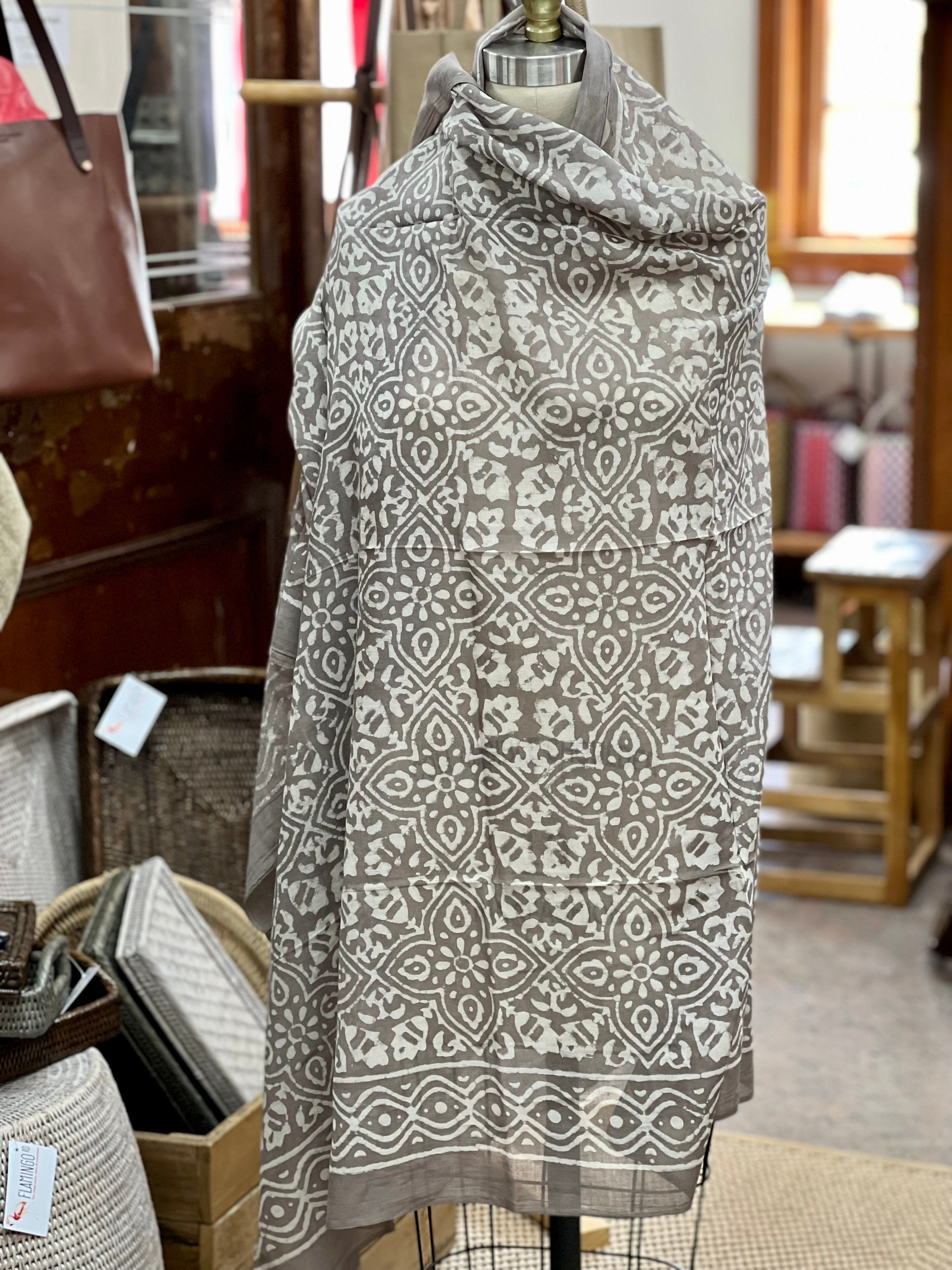 Sarong - Beige Tile Print