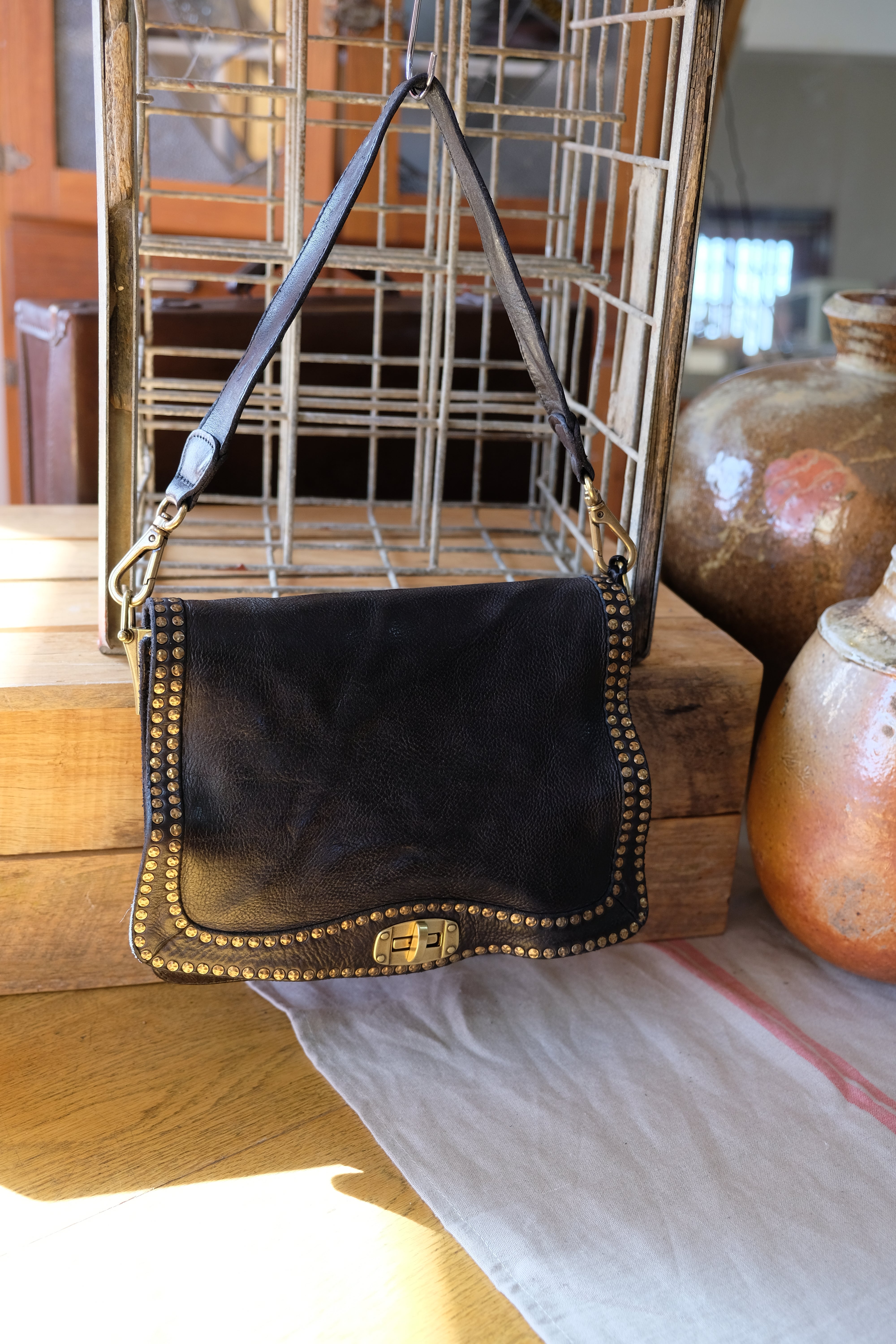 Kura shoulder Bag with studs - Brown