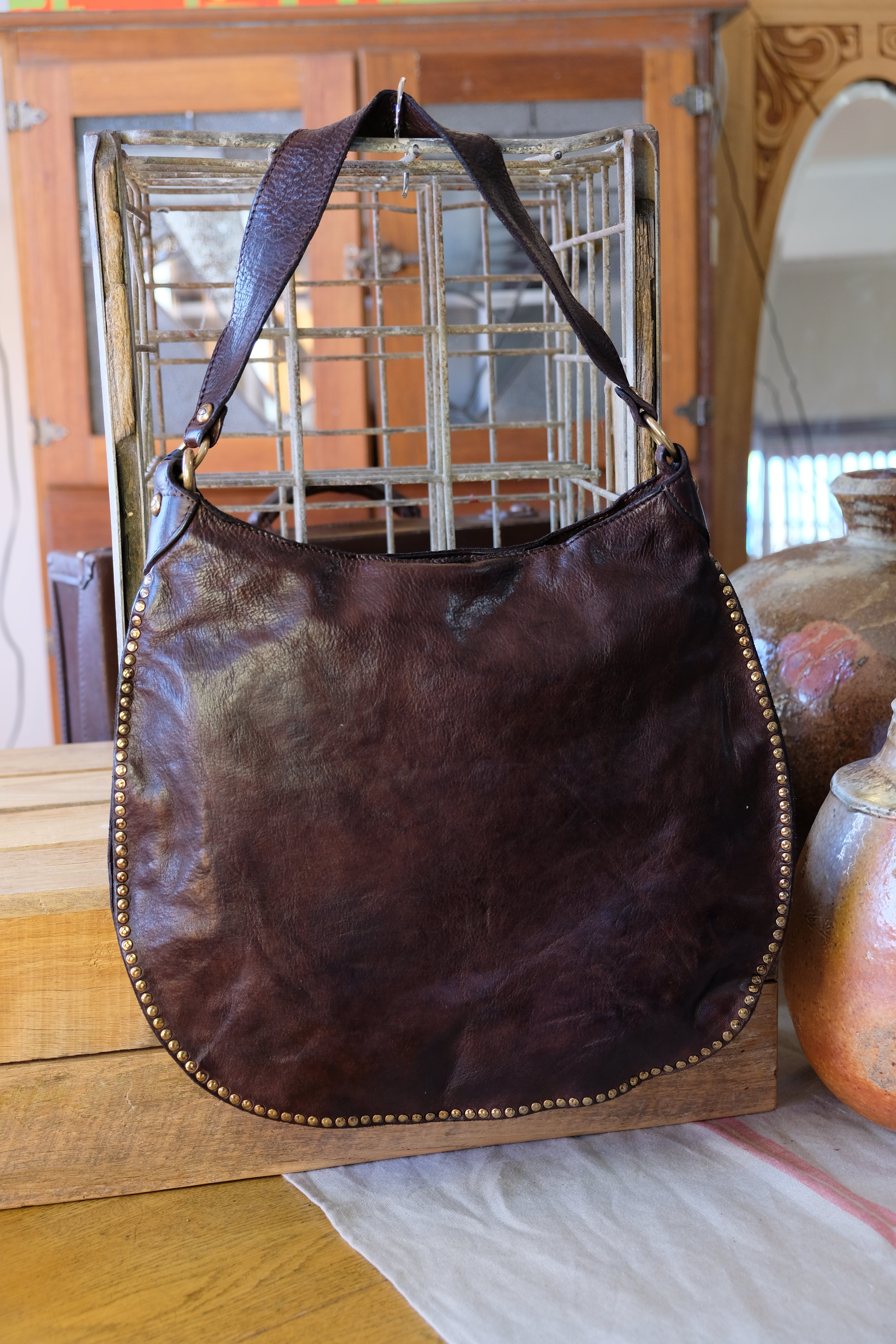Kura shoulder Bag with studs - Brown