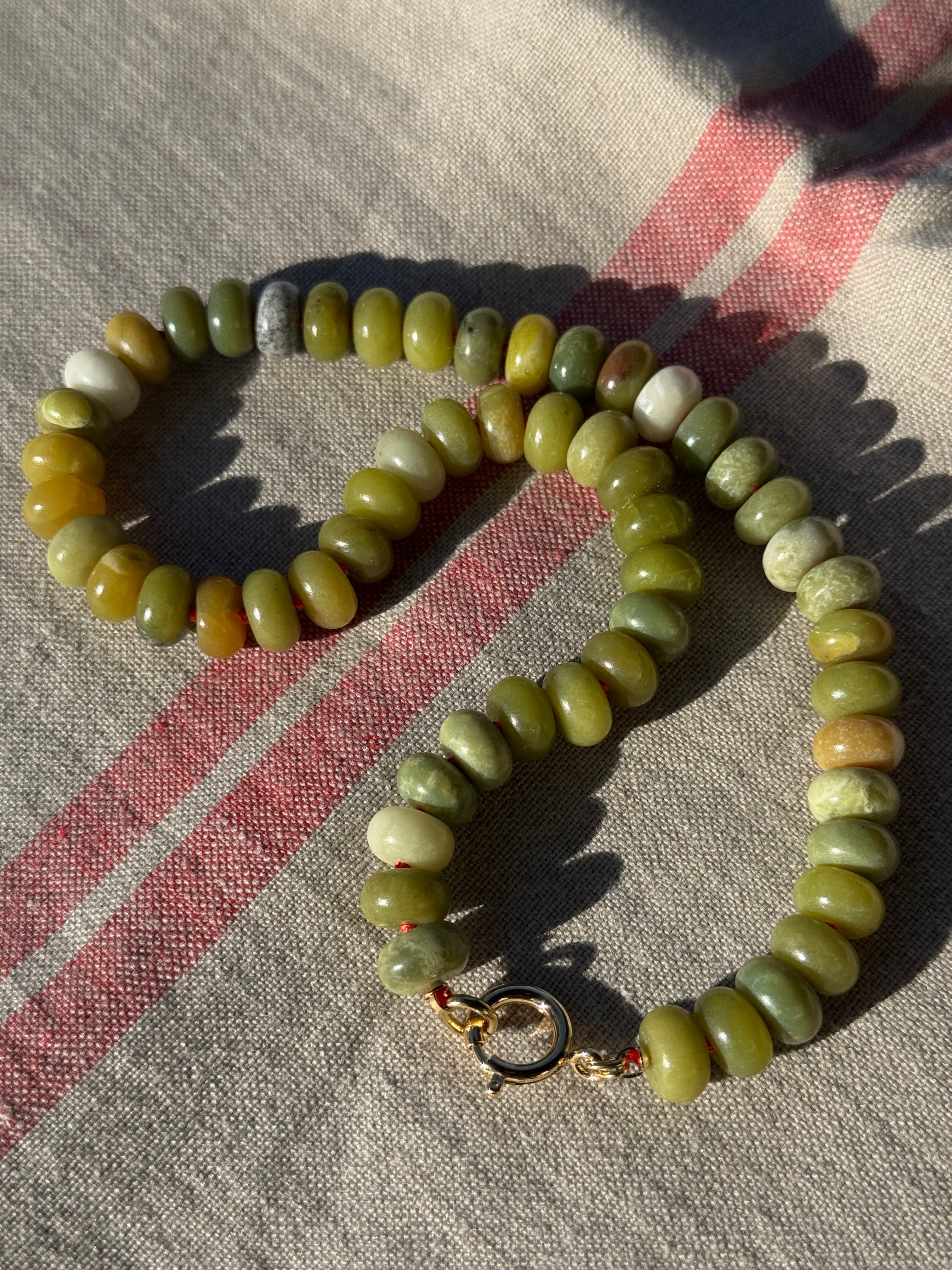 Chunky strand - nephrite jade