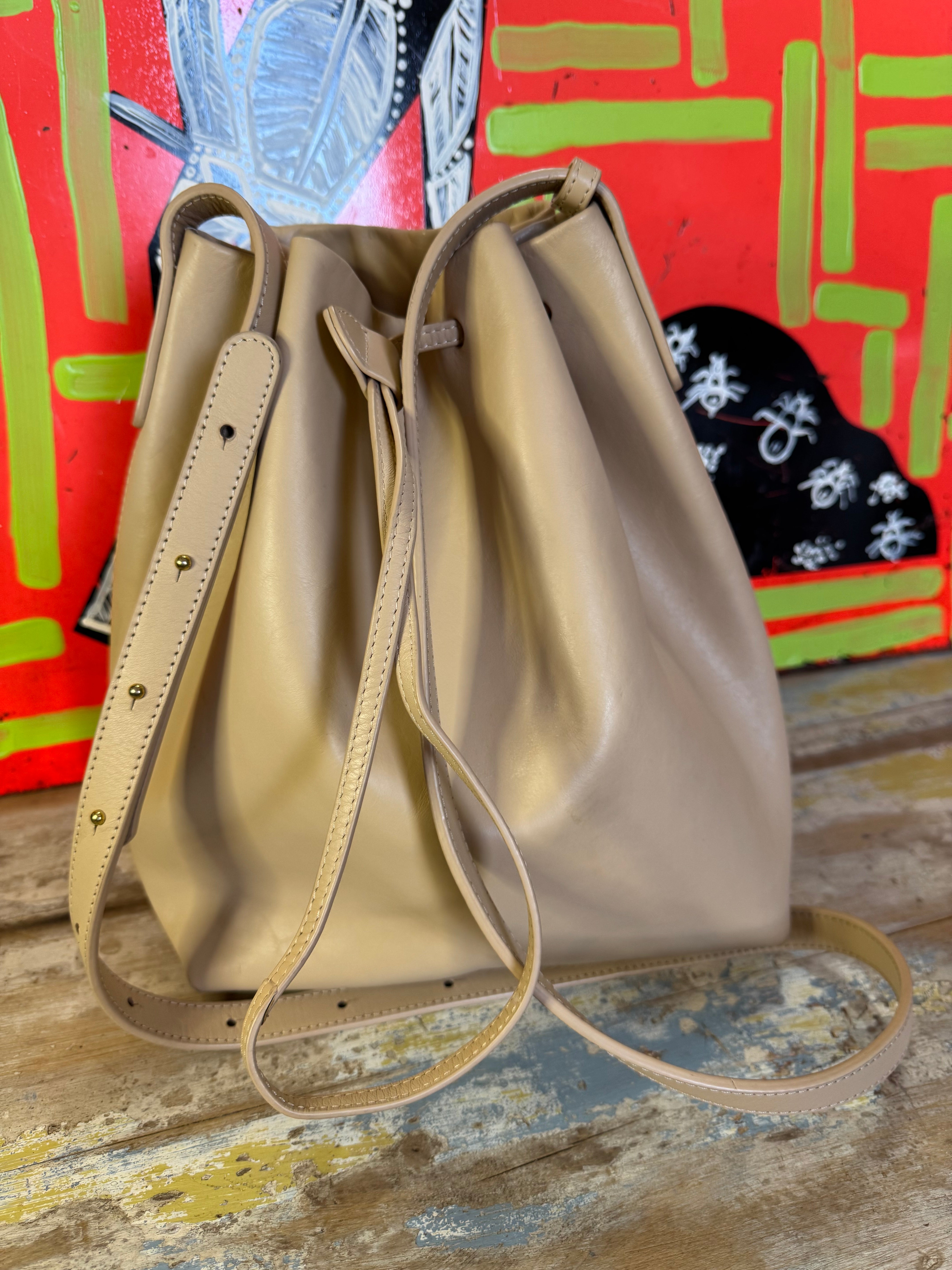 Pre-loved Luxe Delux leather bucket bag