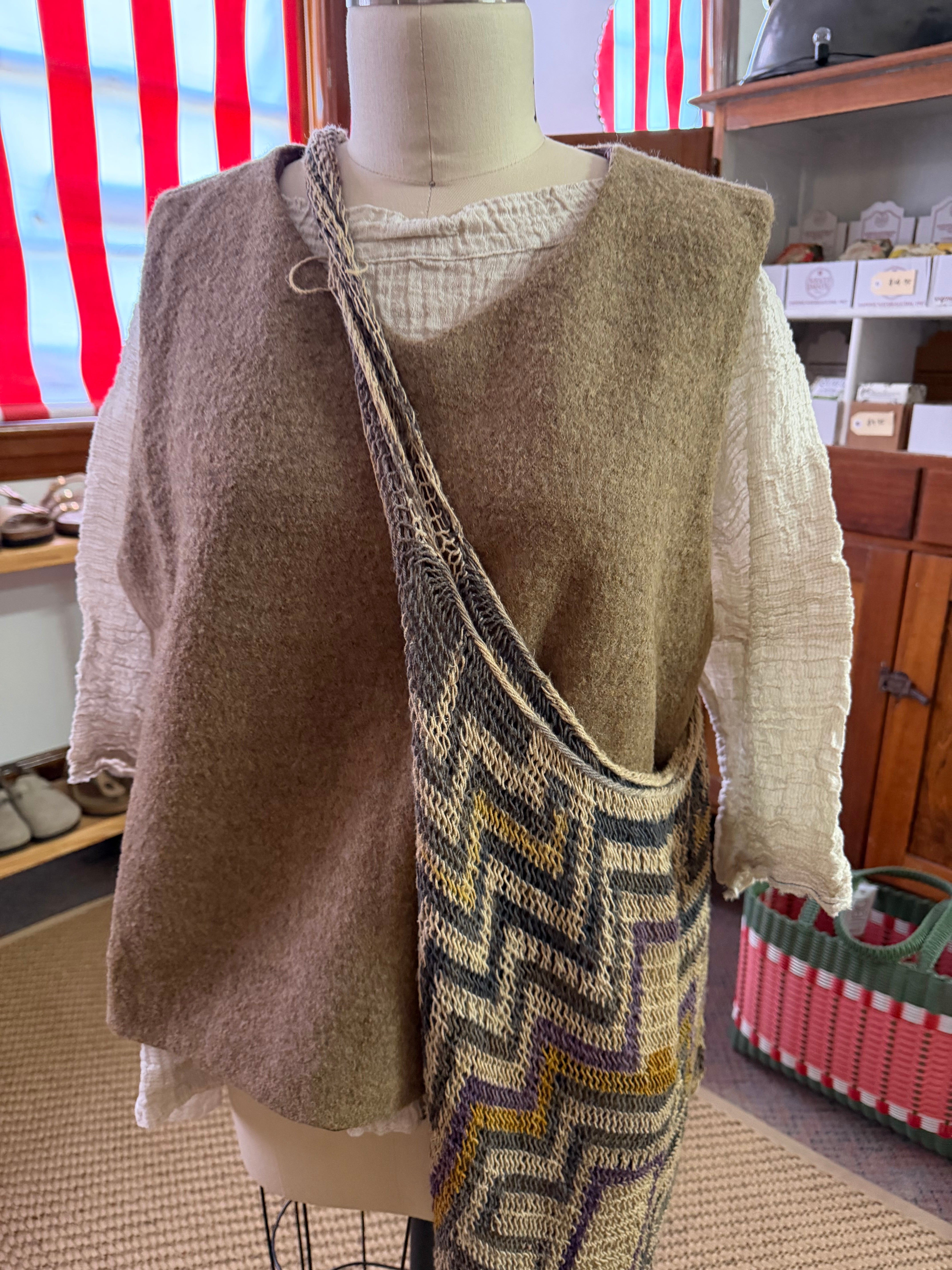 Pullover wool vest - Taupe