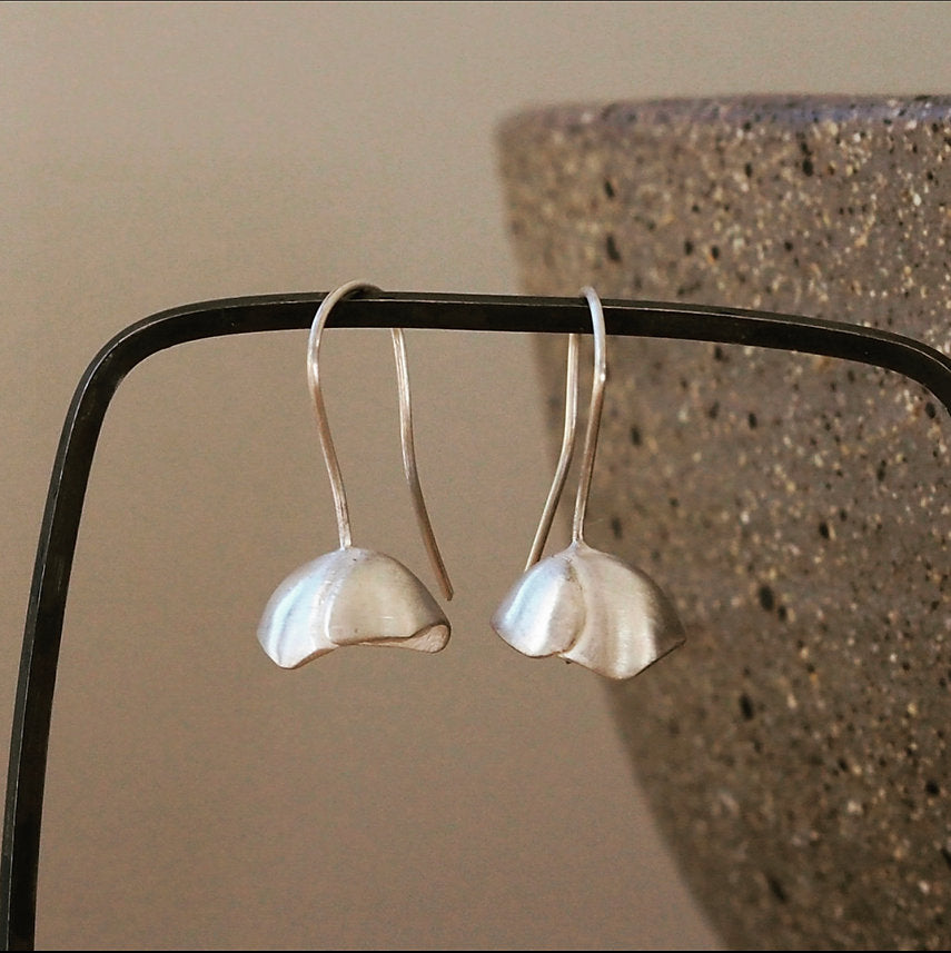 Lantern drop earrings - Satin