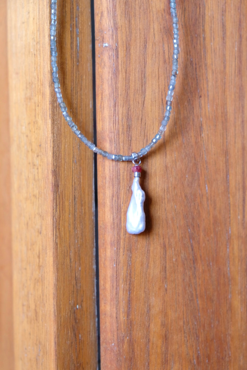Cianite and Pearl necklace