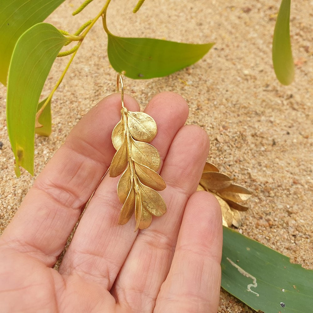 Botanical earrings - Japanese box bush - gold plated