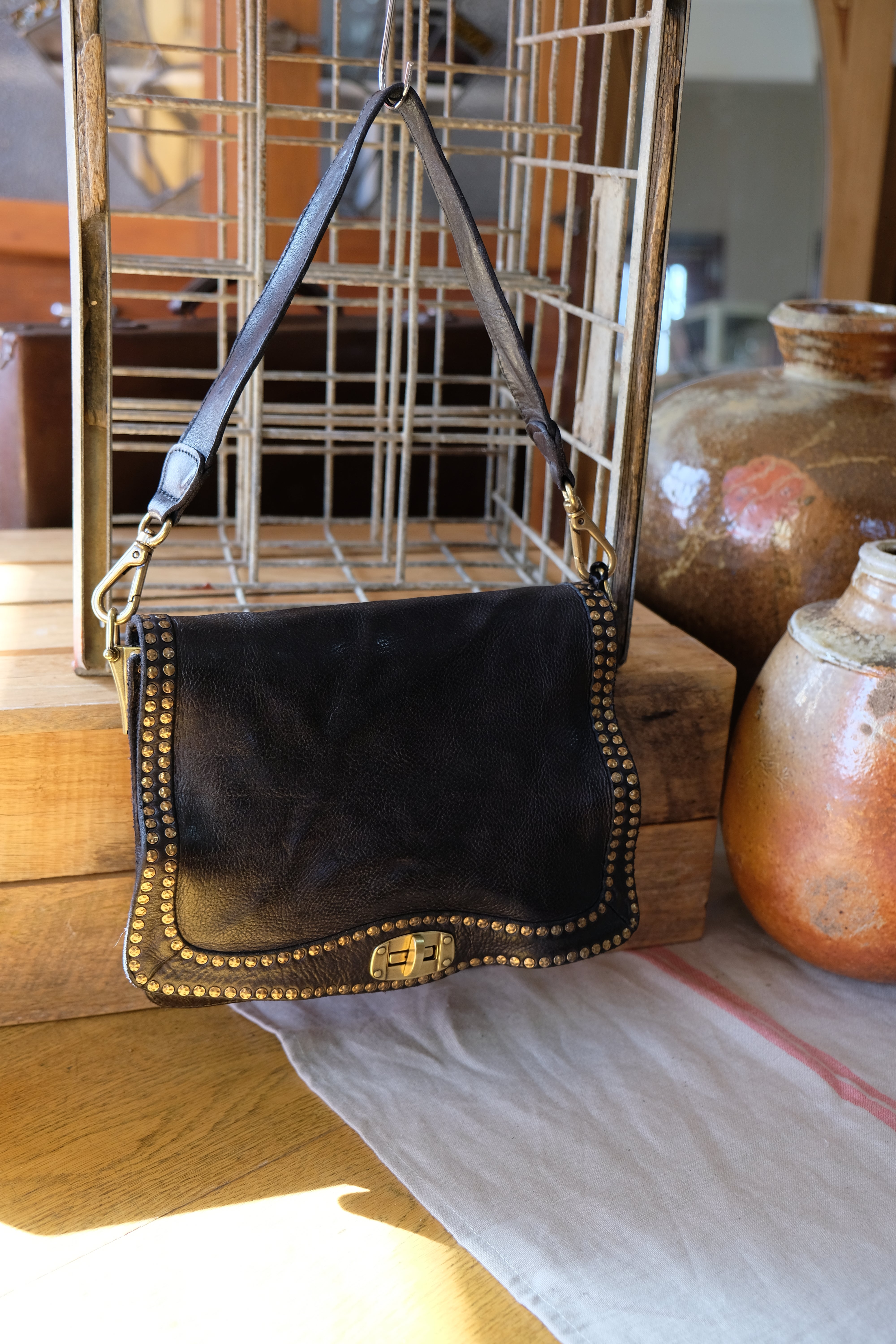 Kura shoulder Bag with studs - Brown