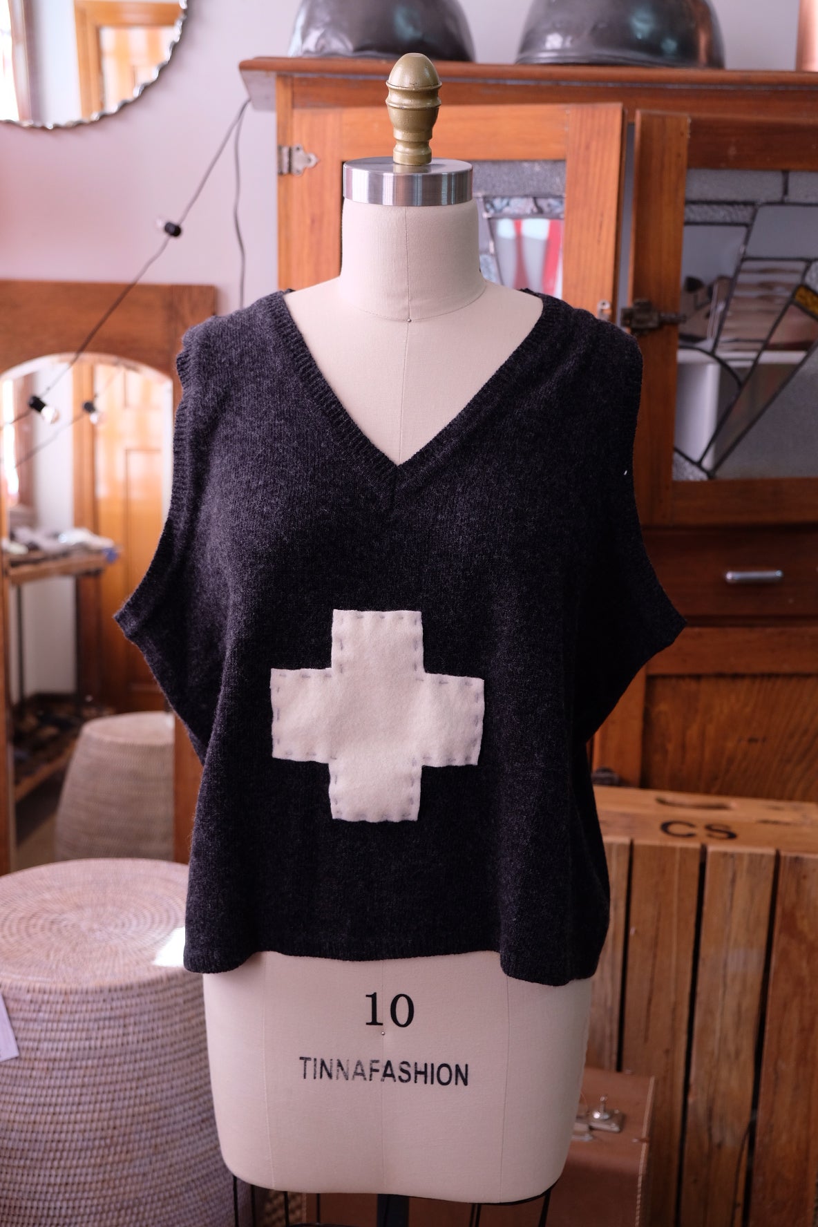 TANJA VEST - SWISS CROSS limited edition