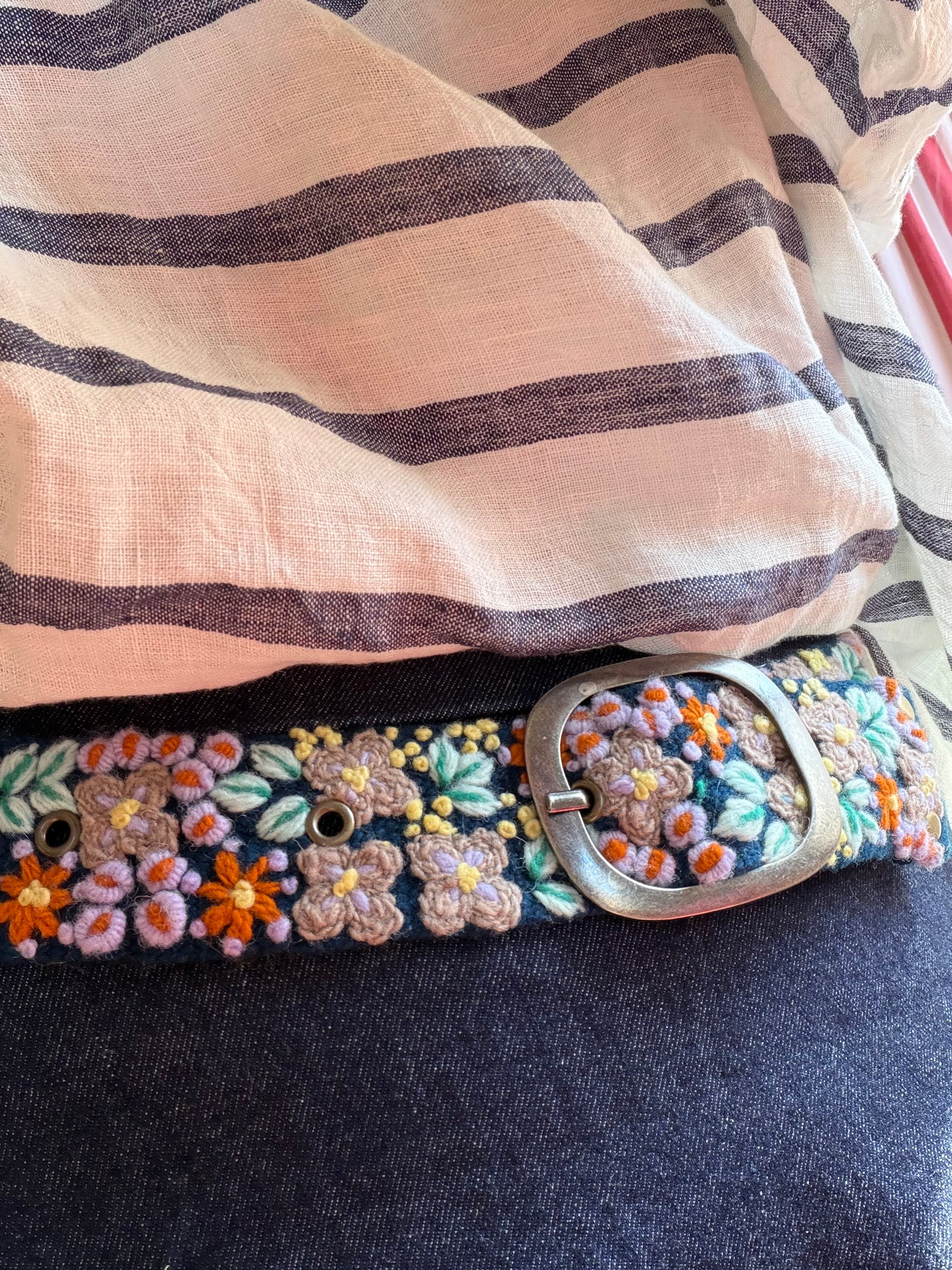 Morning dew embroidered wool Belt