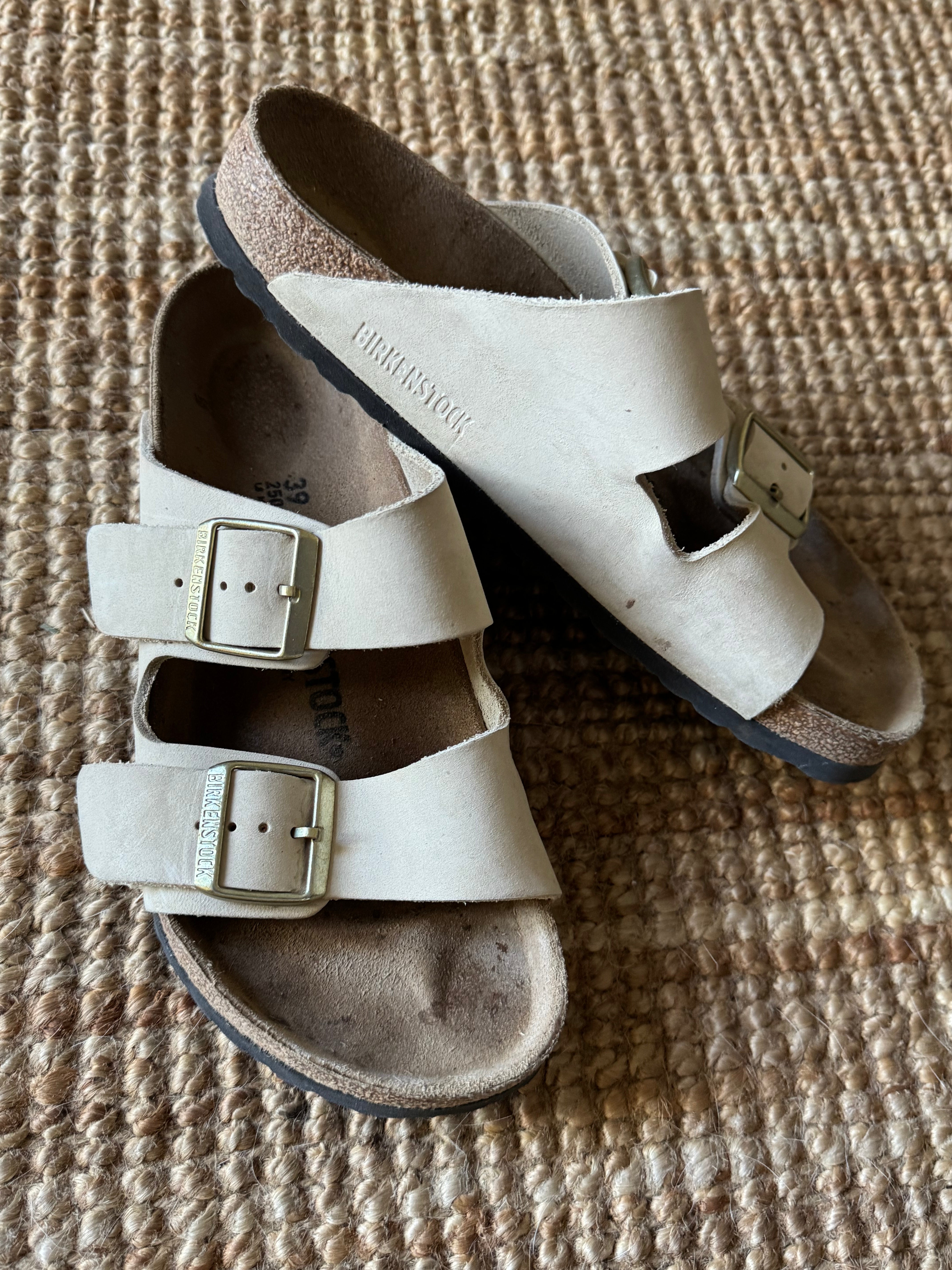 Pre-loved Arizona Sandcastle Nubuck Leather