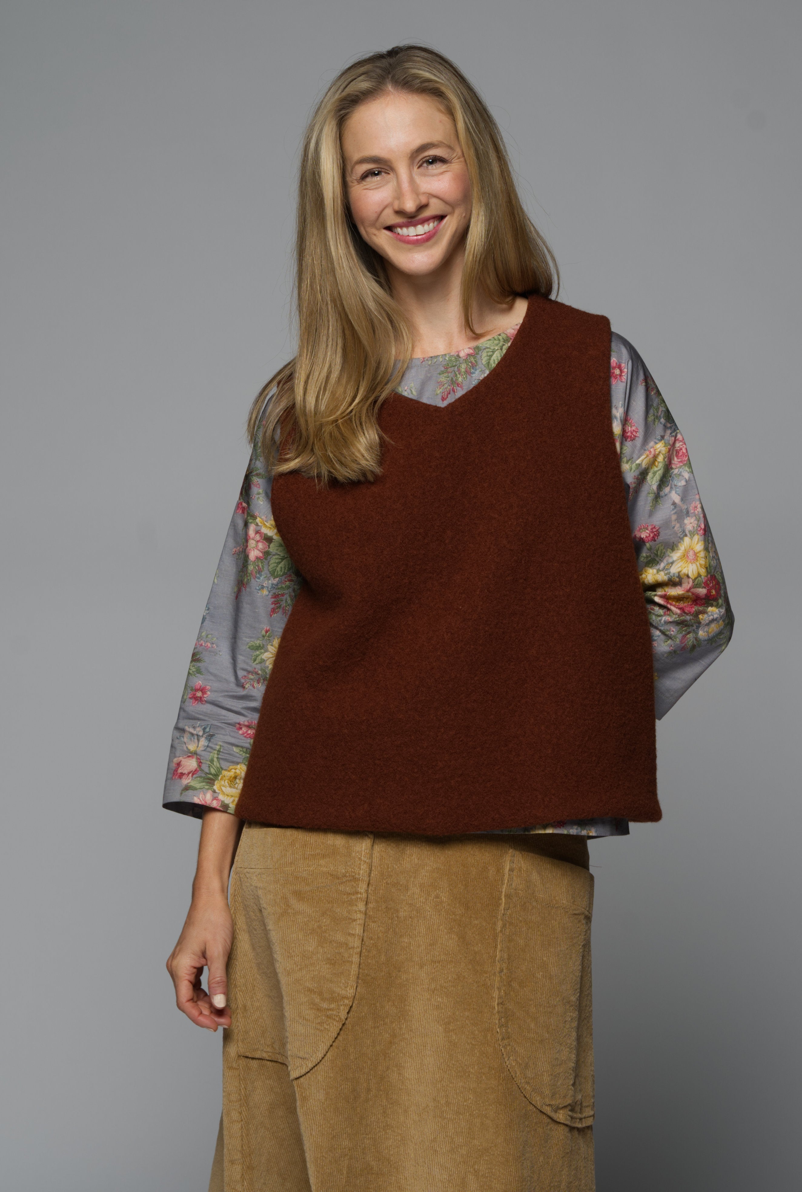 Pullover wool vest - tobacco