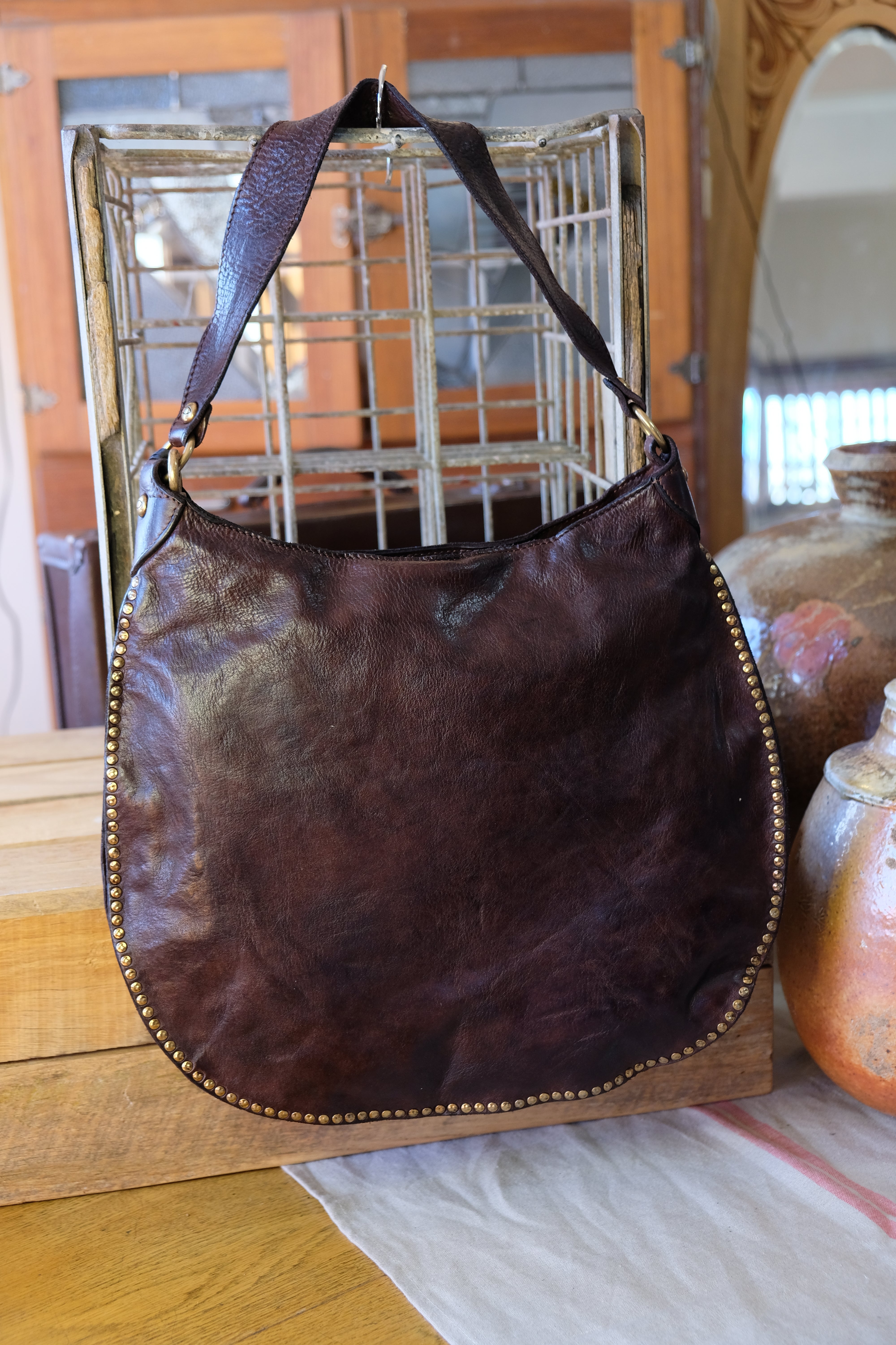 Kura shoulder Bag with studs - Brown