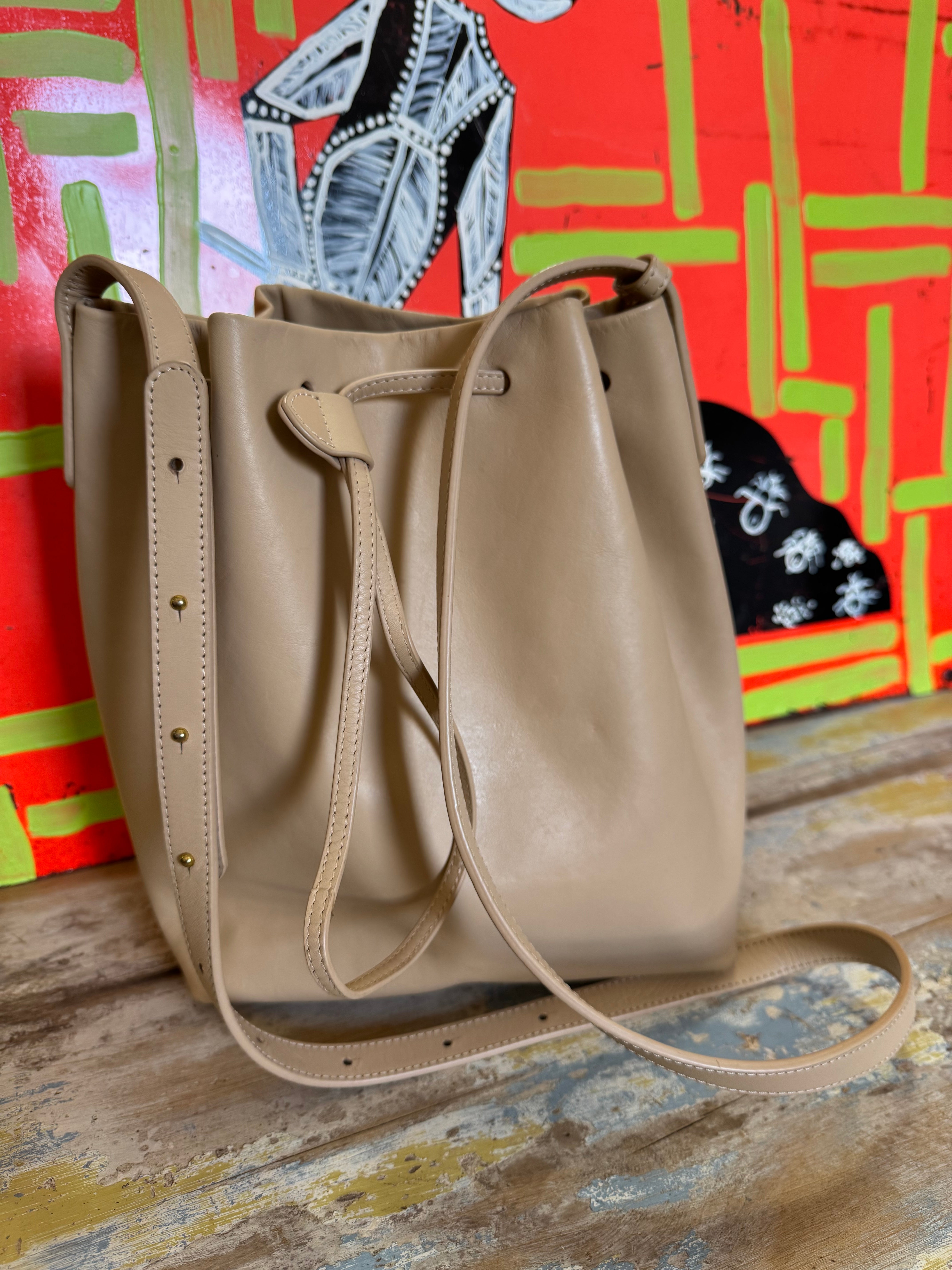 Pre-loved Luxe Delux leather bucket bag
