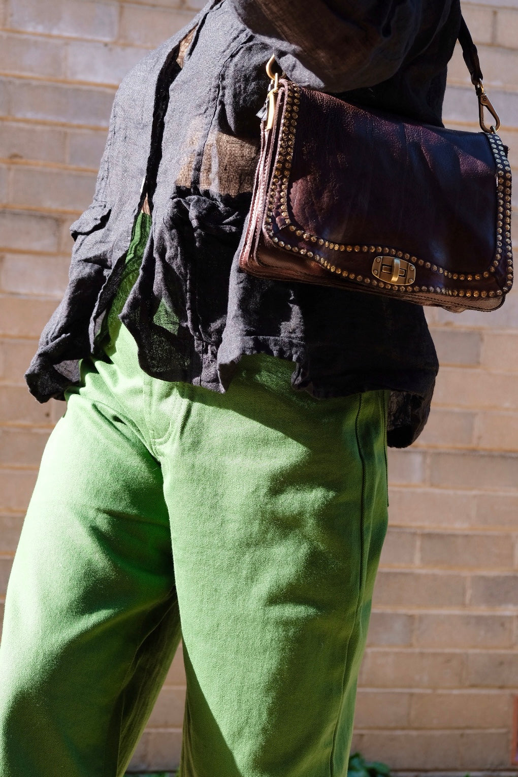 Kura shoulder/crossbody Bag with studs - Brown