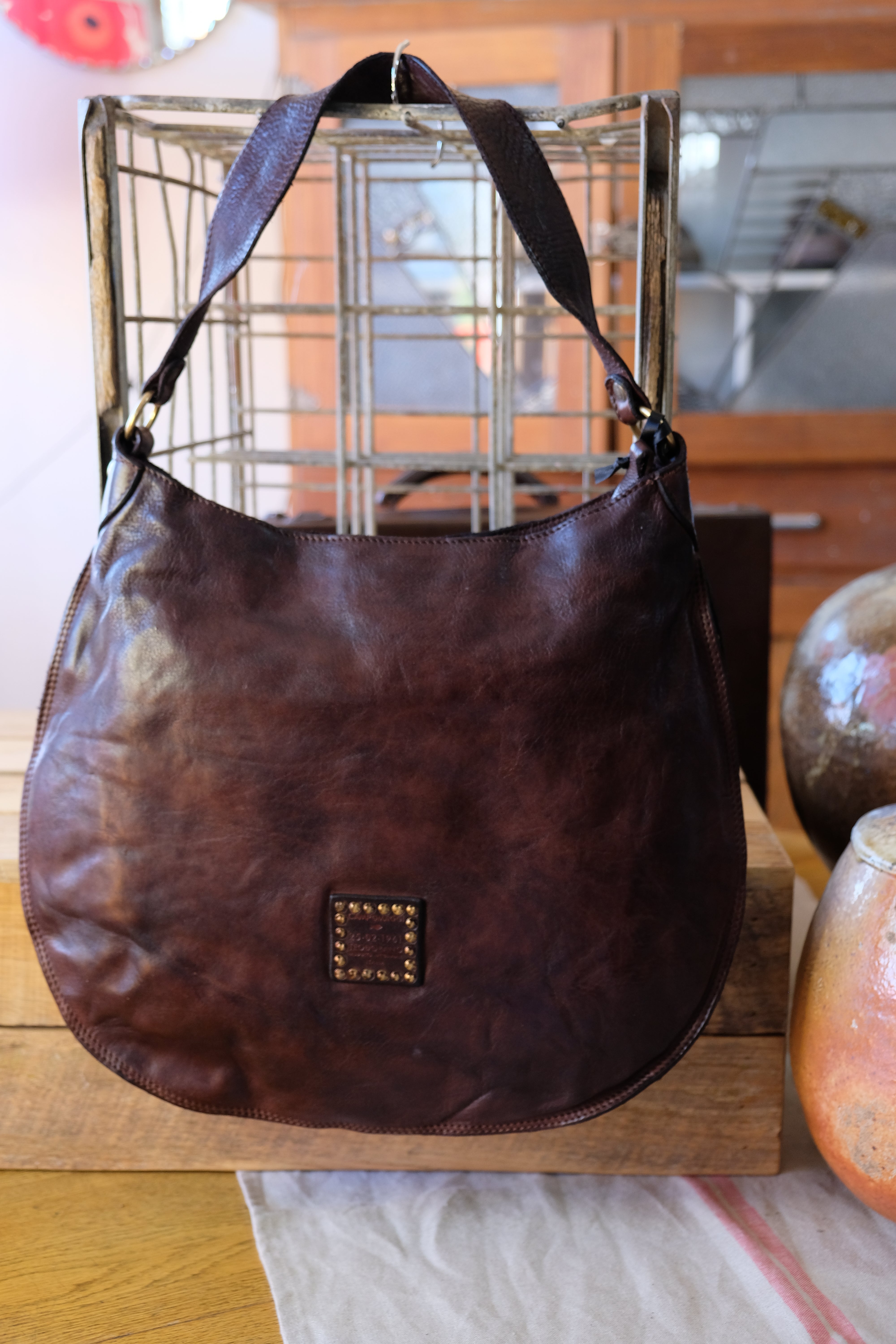 Kura shoulder Bag with studs - Brown