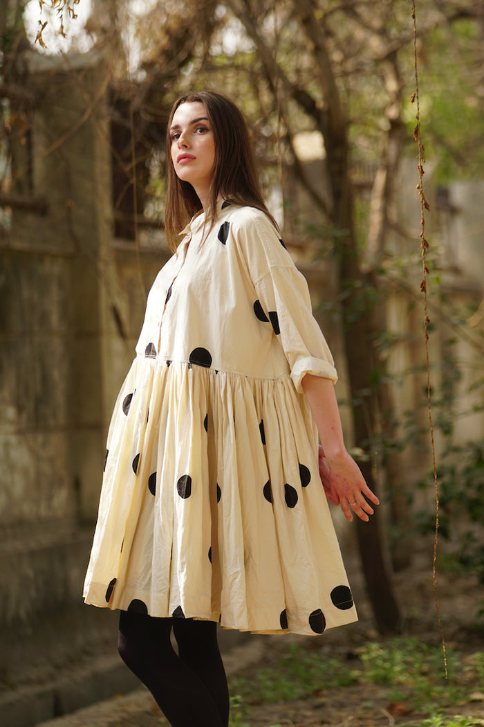 Edith Short Dress Cotton Twill - Cream with Black Polka Dot